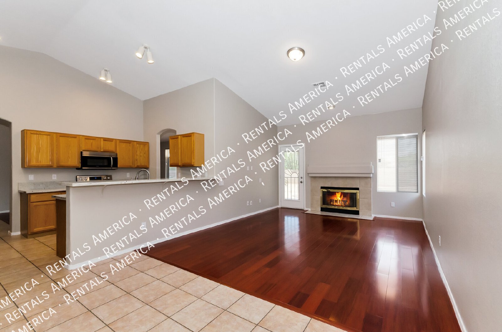 Like New in Rita Ranch! Available Immediately property image