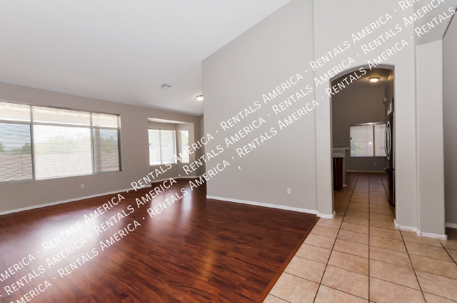 Like New in Rita Ranch! Available Immediately property image