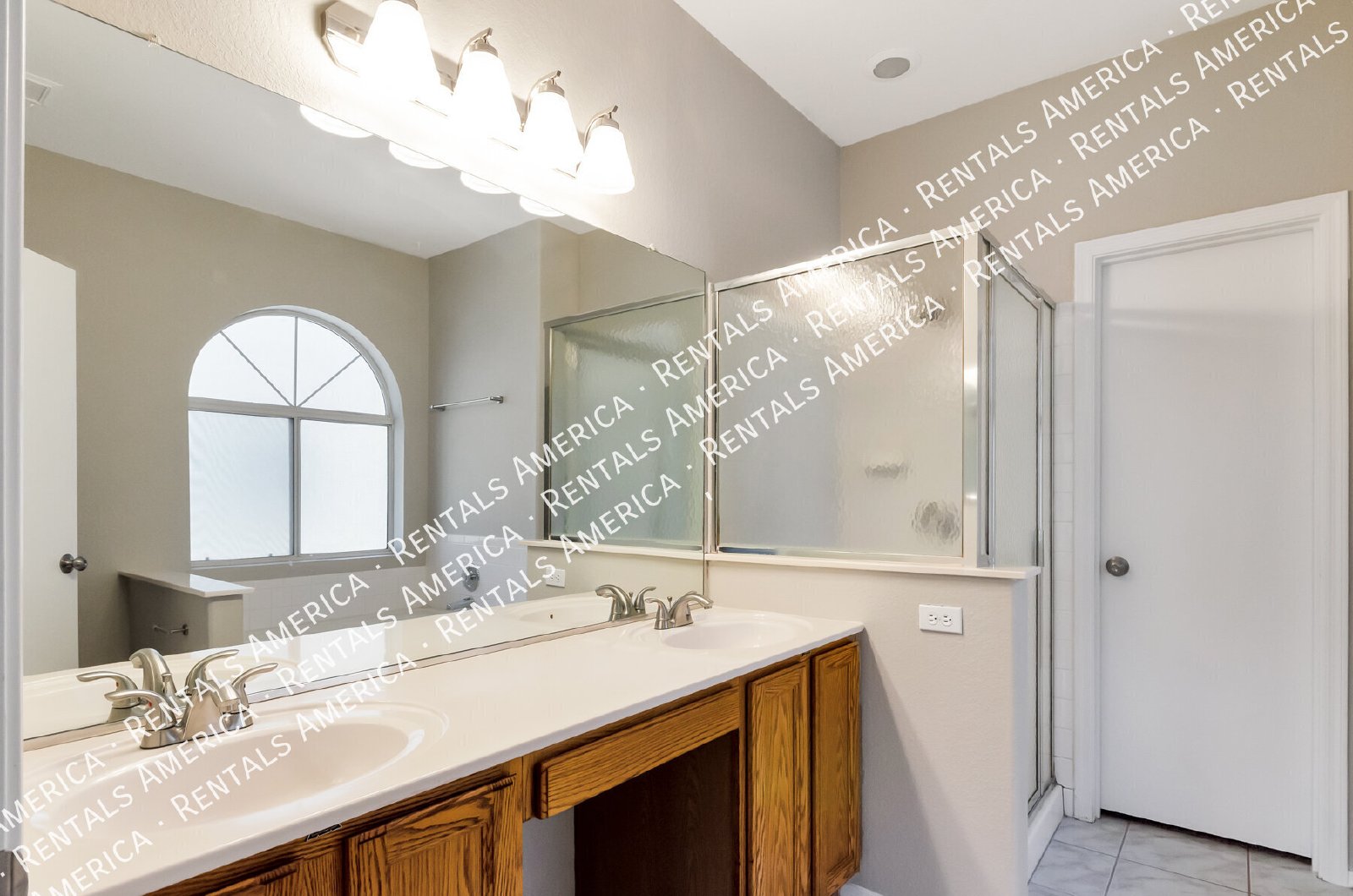 Like New in Rita Ranch! Available Immediately property image
