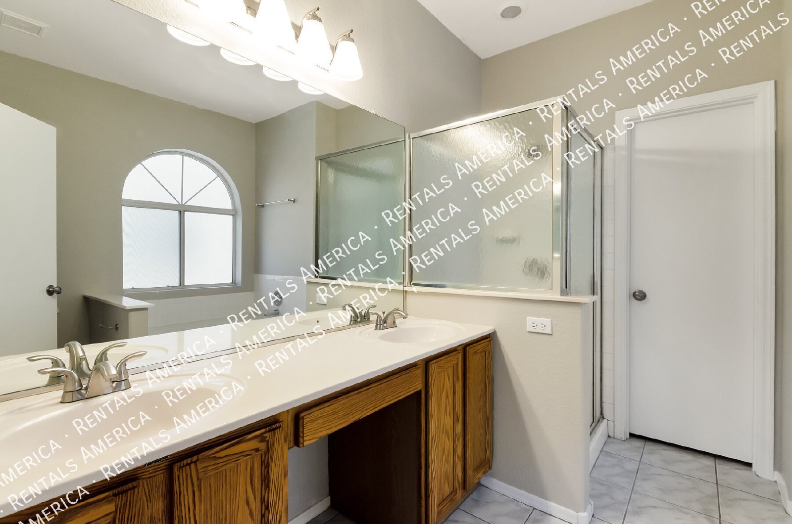 Like New in Rita Ranch! Available Immediately property image