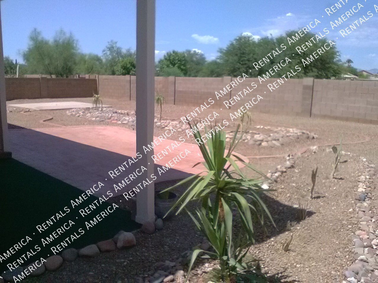 Like New in Rita Ranch! Available Immediately property image