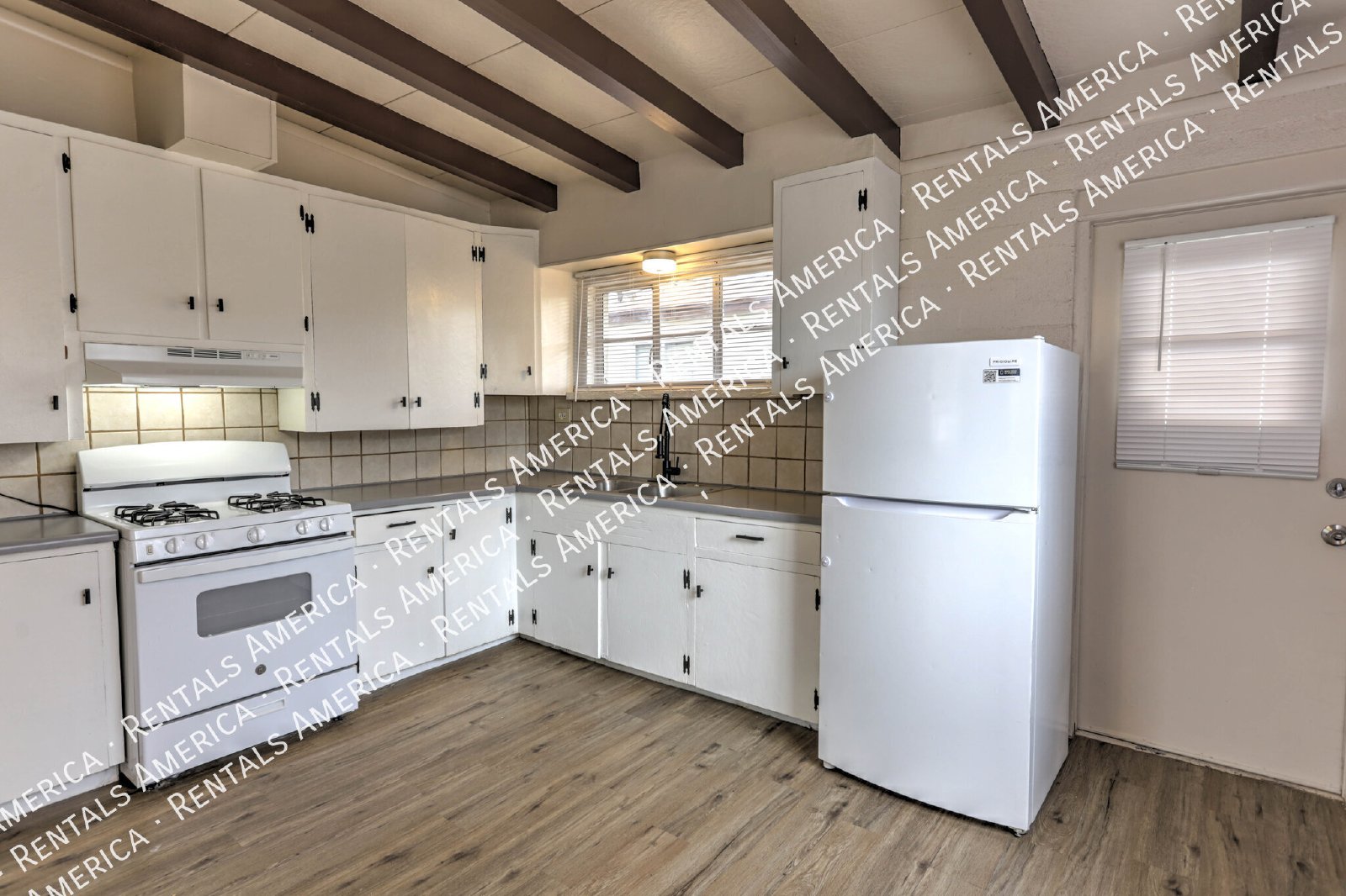 Spacious 2BD/1BA Home in Central Tucson  with  Fenced in Yard! property image