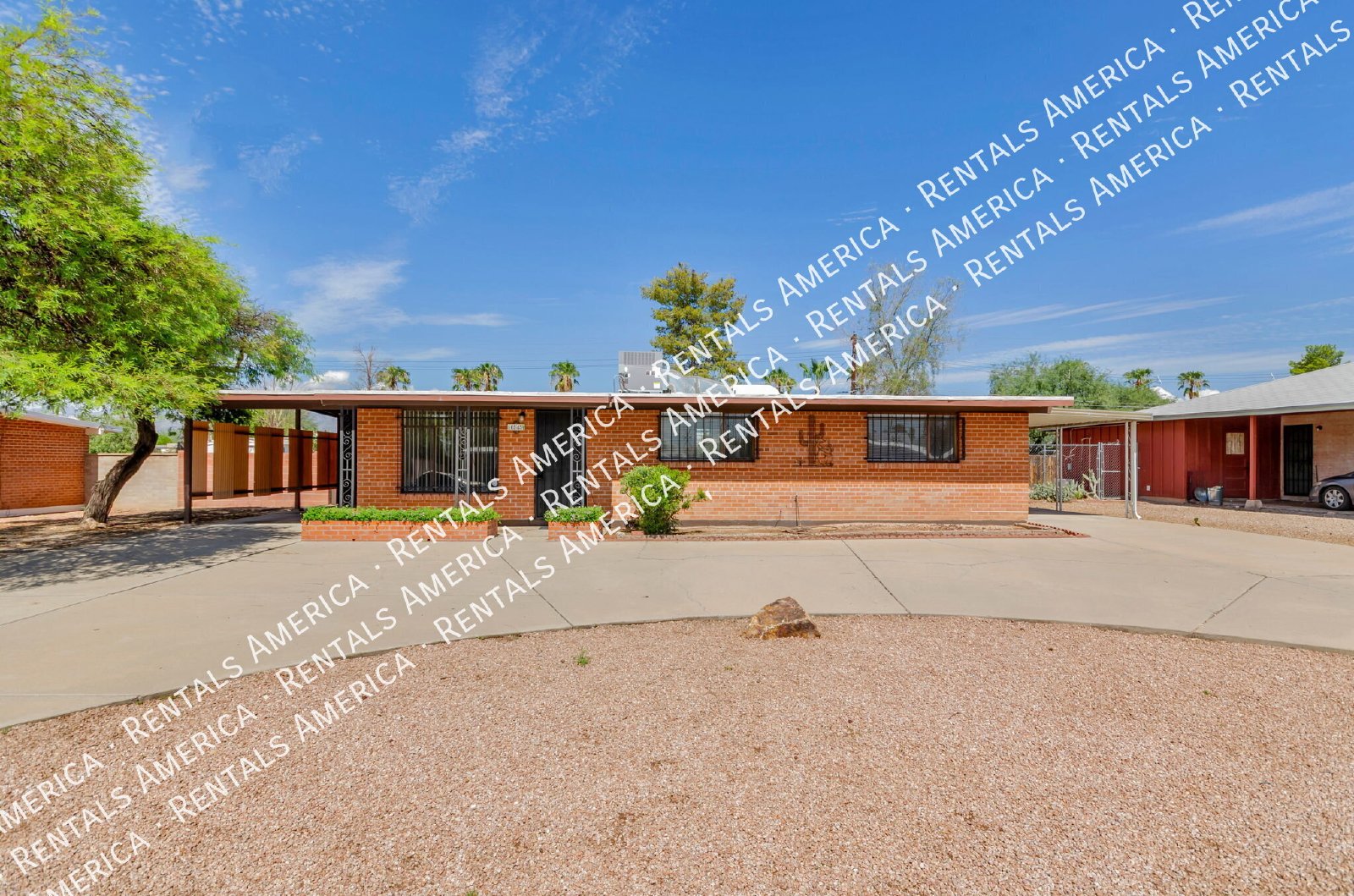 Cute 3 bedroom/2 bath with huge yard! property image