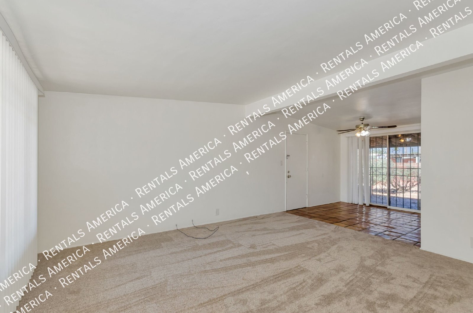 Cute 3 bedroom/2 bath with huge yard! property image