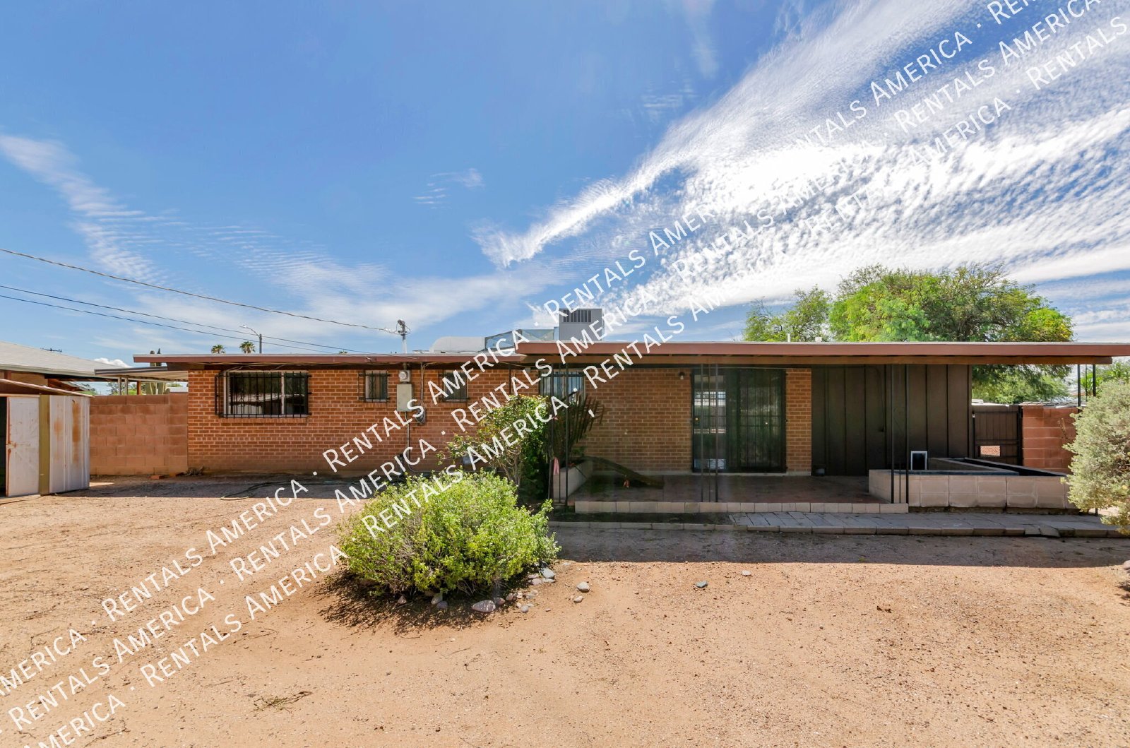 Cute 3 bedroom/2 bath with huge yard! property image