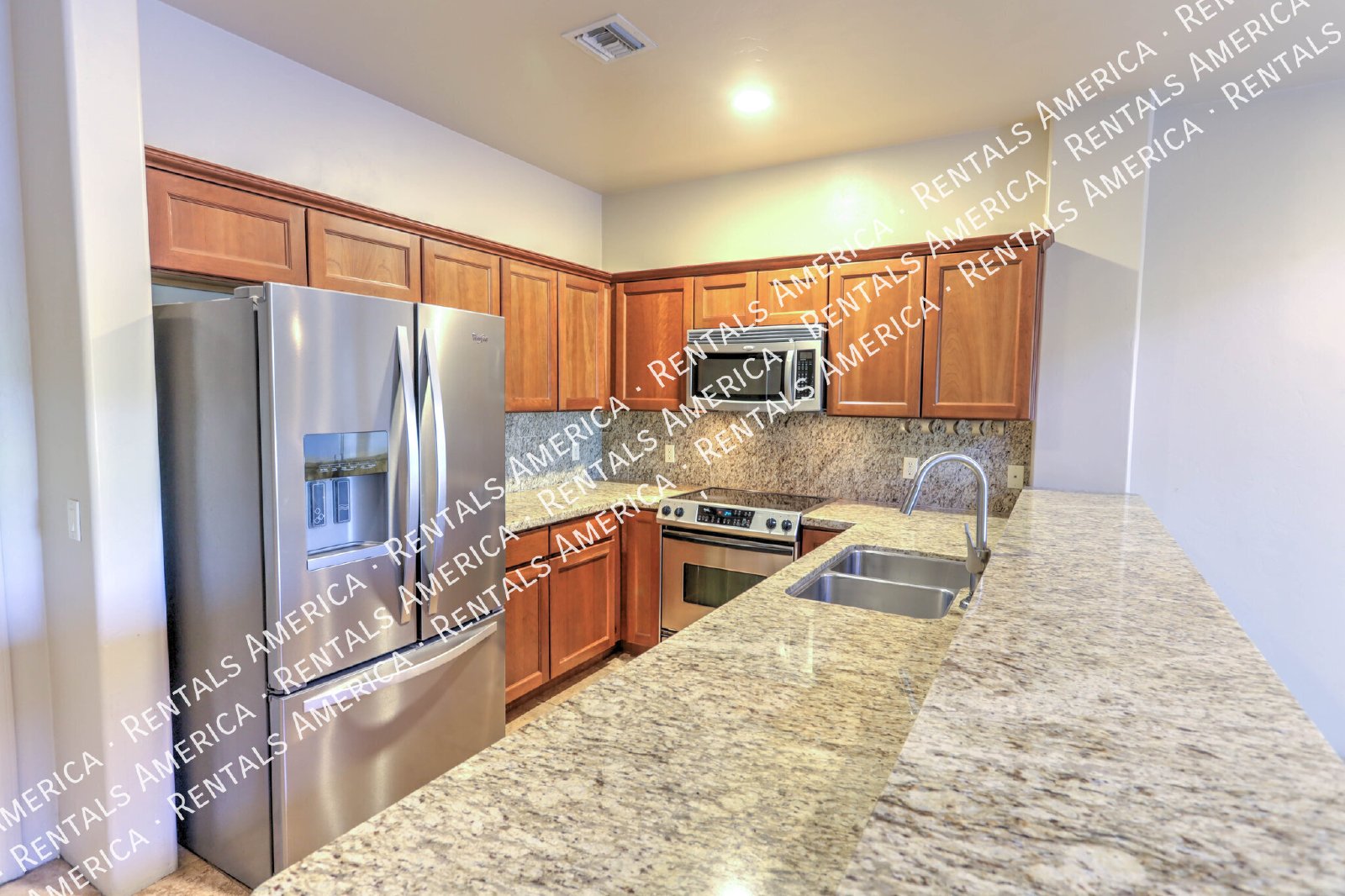 Upscale 3bed/3bath Town Home with Community Pool! property image