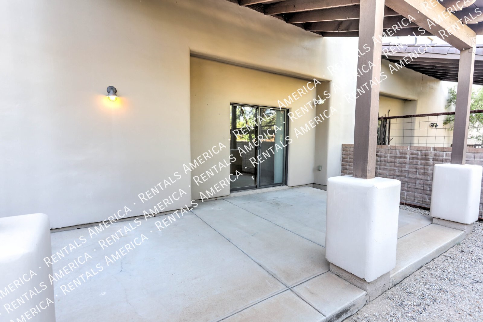 Upscale 3bed/3bath Town Home with Community Pool! property image