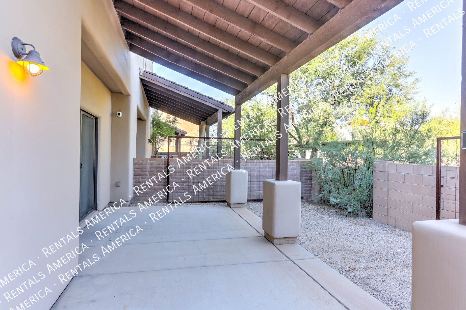 Upscale 3bed/3bath Town Home with Community Pool! property image
