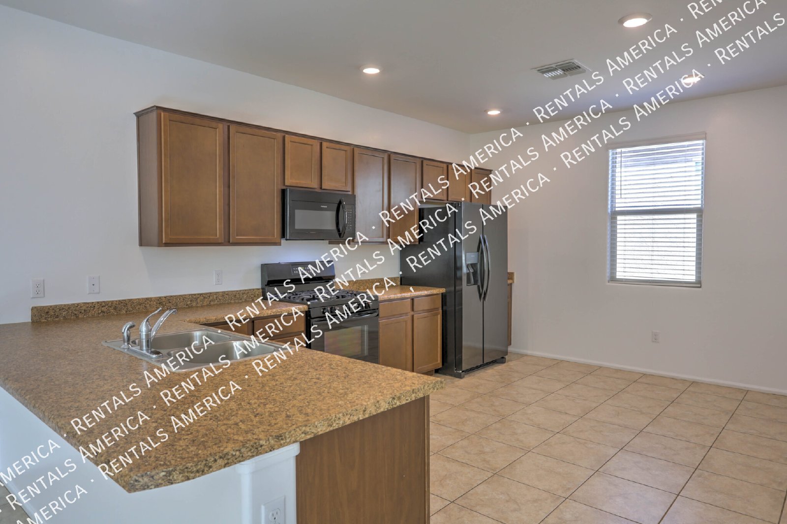 Beautiful 3 bed/2 bath Home with Washer/Dryer Connections! property image