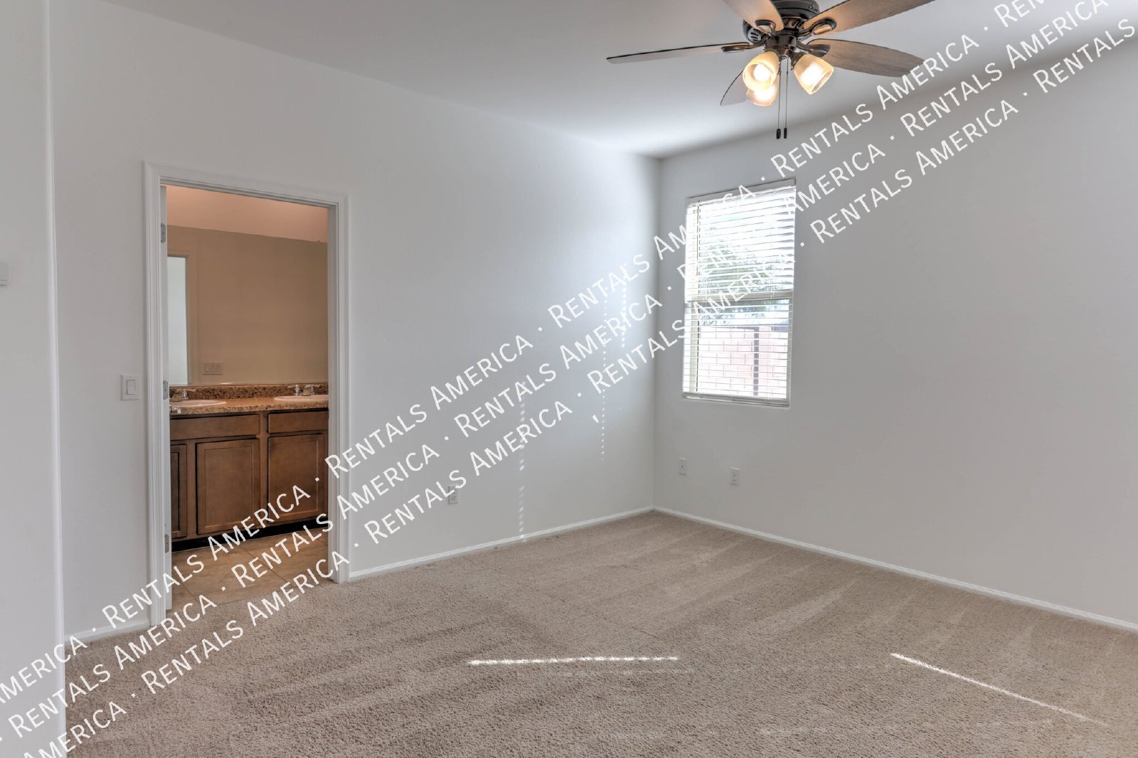 Beautiful 3 bed/2 bath Home with Washer/Dryer Connections! property image
