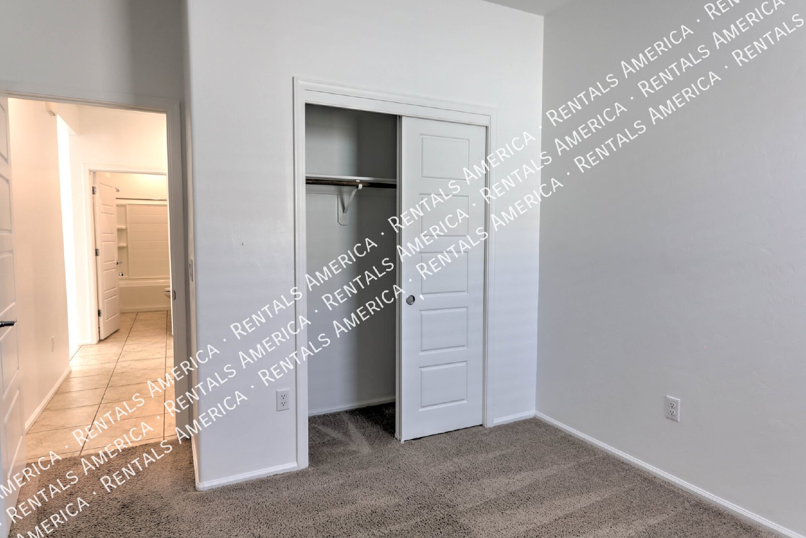 Beautiful 3 bed/2 bath Home with Washer/Dryer Connections! property image