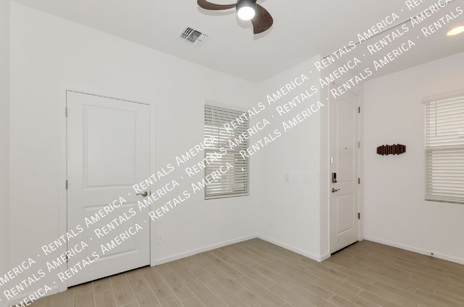 Charming 3 bedroom 2 bathroom home in Vail AZ property image