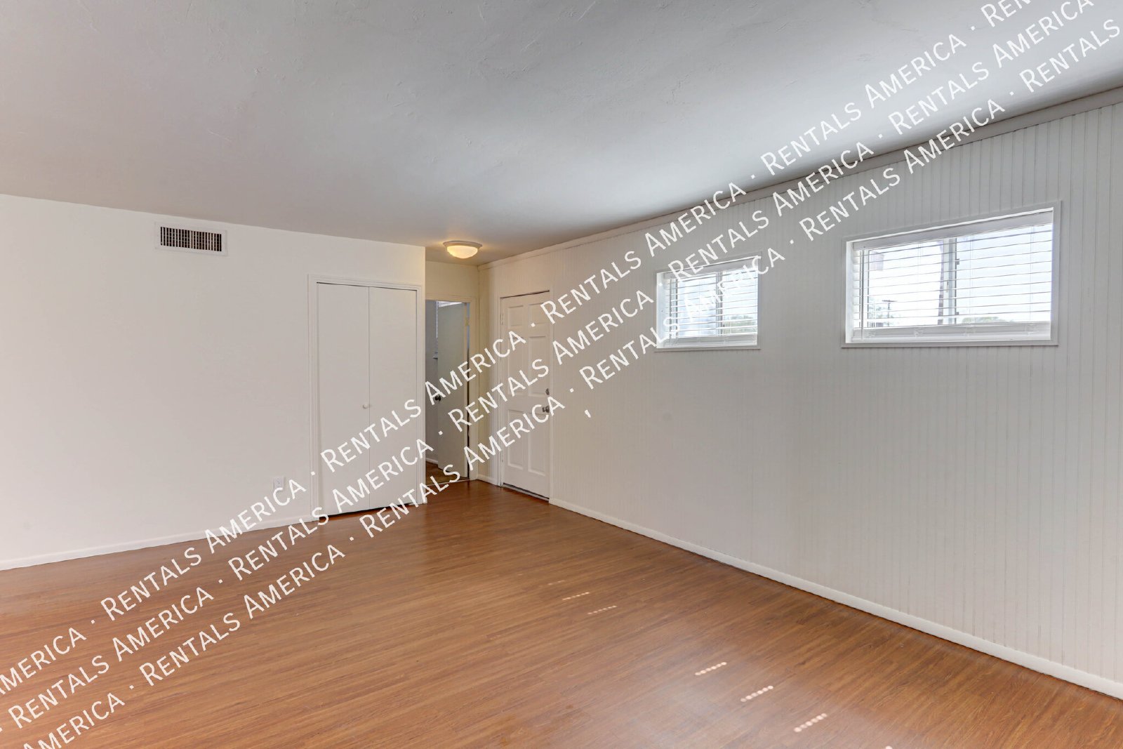 Charming 3 bedroom 2 bath Home with Modern Comforts property image