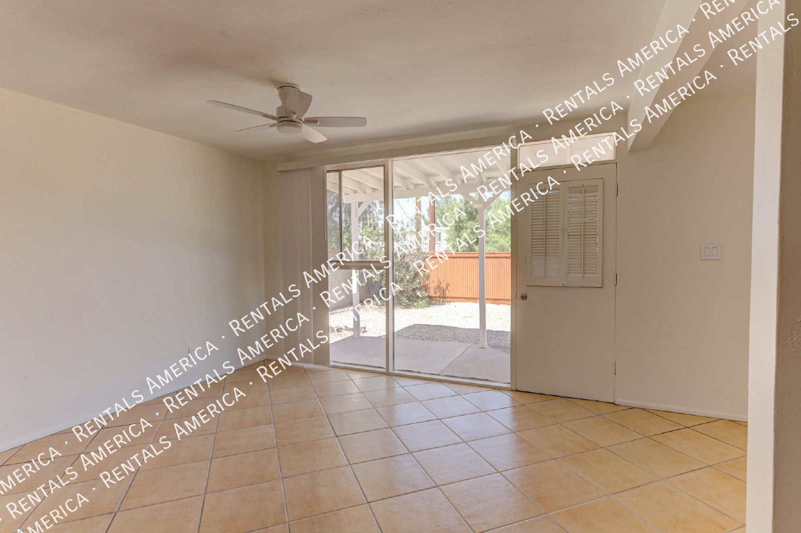 Charming 3 bedroom 2 bath Home with Modern Comforts property image