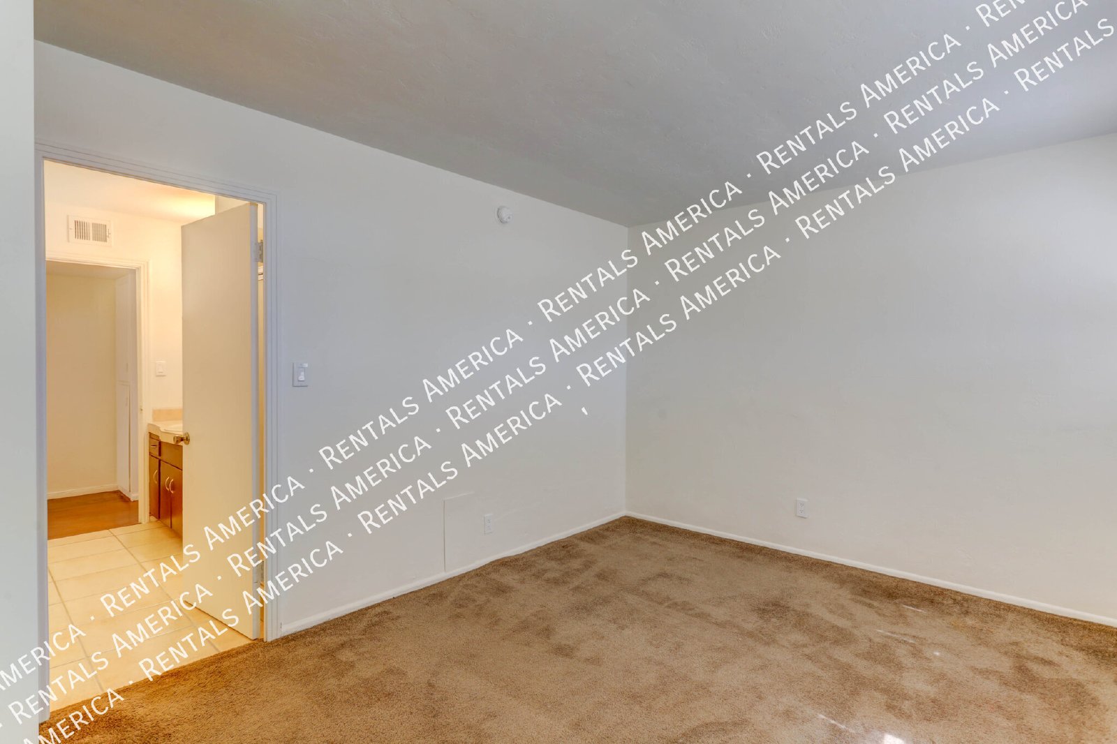 Charming 3 bedroom 2 bath Home with Modern Comforts property image