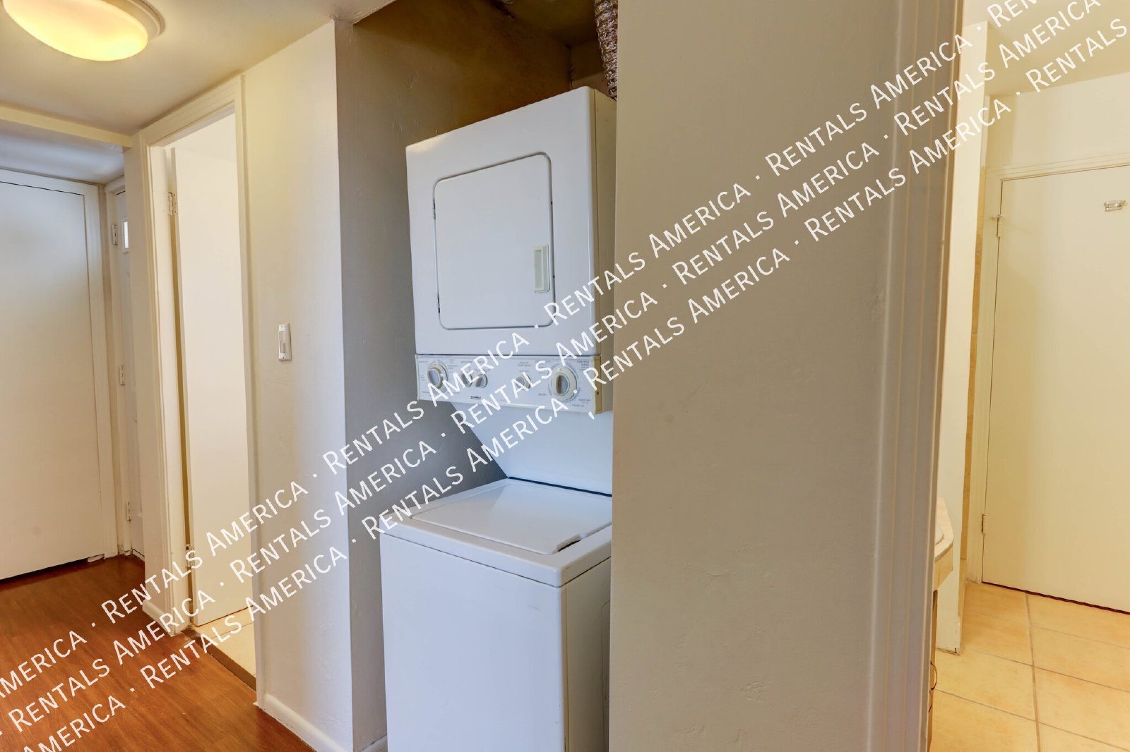Charming 3 bedroom 2 bath Home with Modern Comforts property image