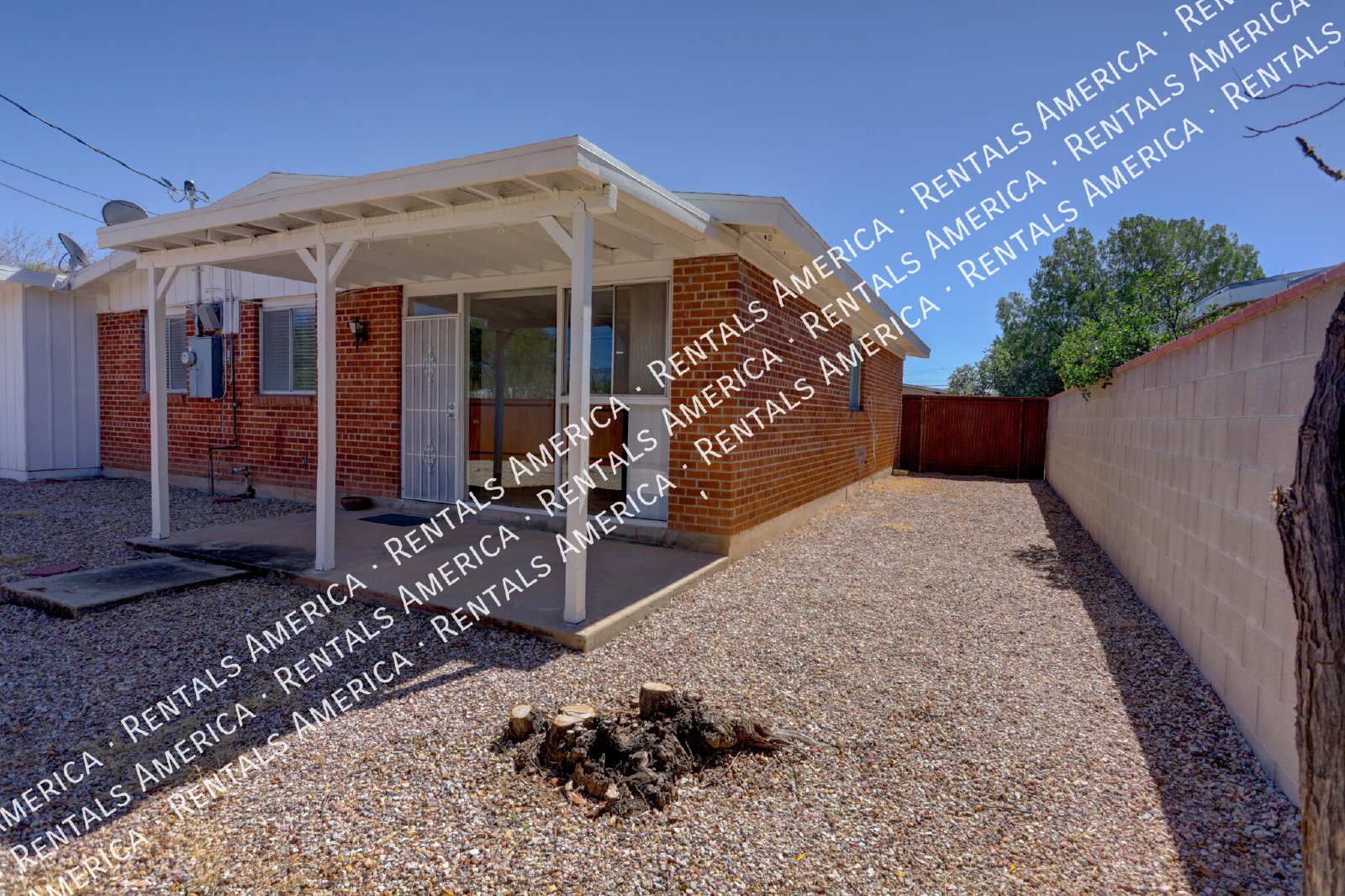 Charming 3 bedroom 2 bath Home with Modern Comforts property image