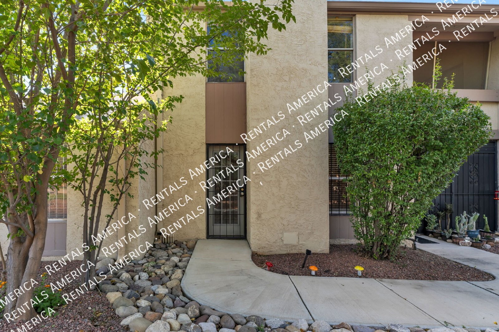 Stylish 2 Bedroom 2 Bathroom Townhome property image
