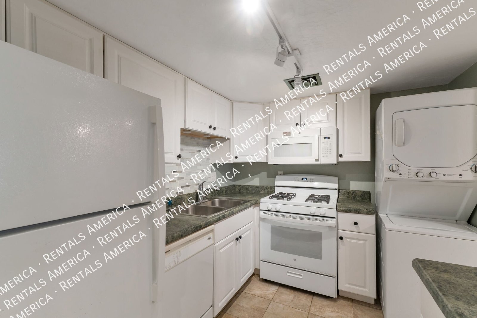 Stylish 2 Bedroom 2 Bathroom Townhome property image