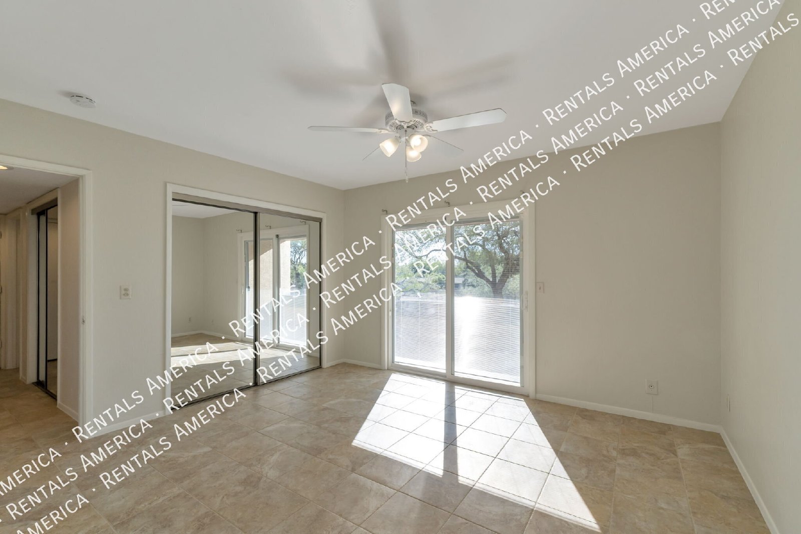 Stylish 2 Bedroom 2 Bathroom Townhome property image