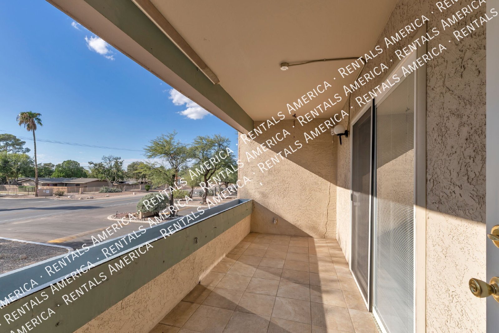 Stylish 2 Bedroom 2 Bathroom Townhome property image