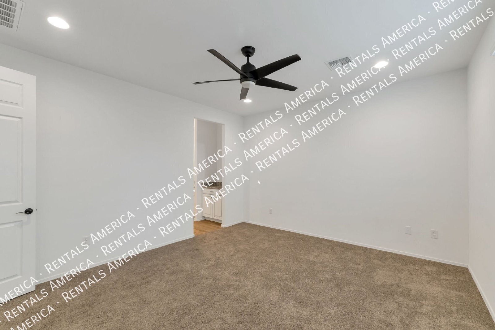 Beautiful 4 bedroom house in Vail AZ property image