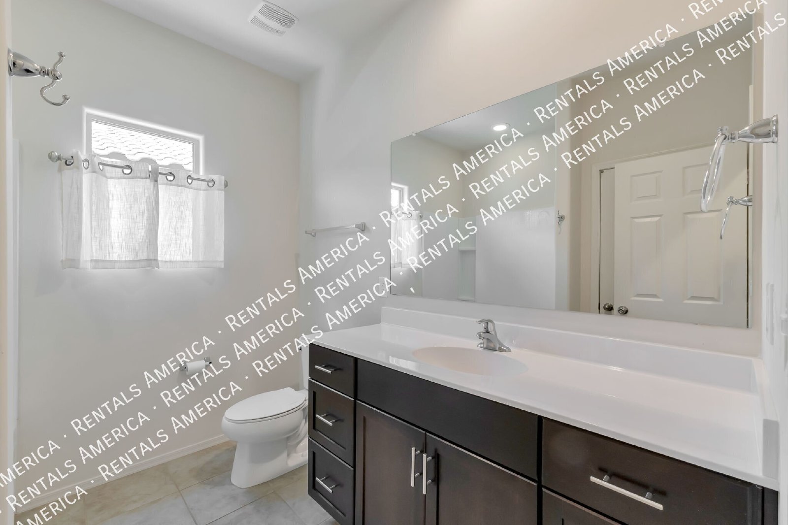 Beautiful 4 bedroom home in Gladden Farms! property image