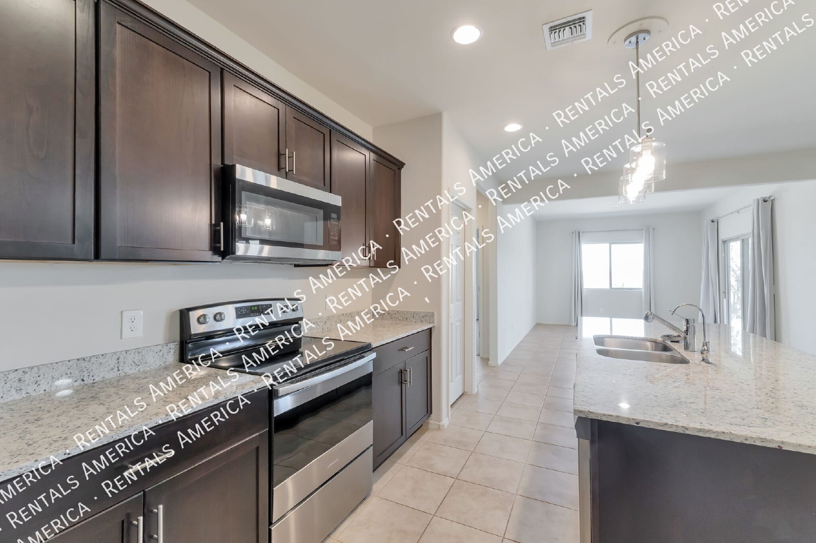 Beautiful 4 bedroom home in Gladden Farms! property image