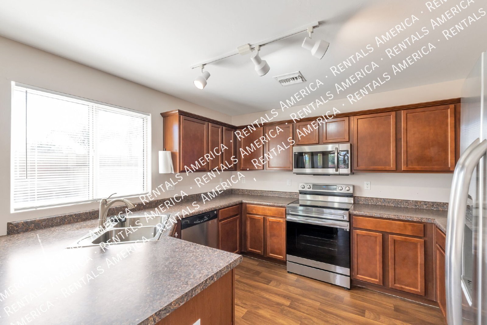 4 Bedroom Two Story Home with Loft in Green Valley property image