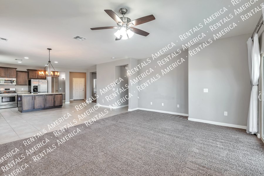 Beautiful home in Saguaro Bloom! property image