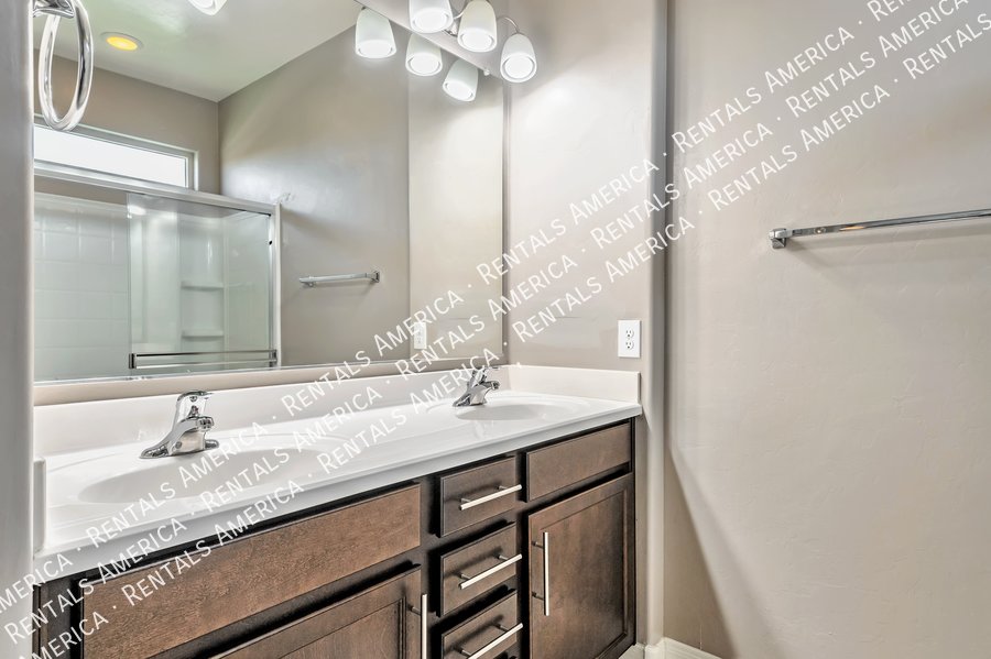 Beautiful home in Saguaro Bloom! property image