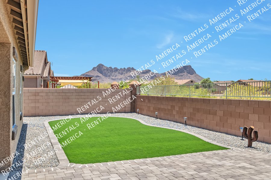 Beautiful home in Saguaro Bloom! property image