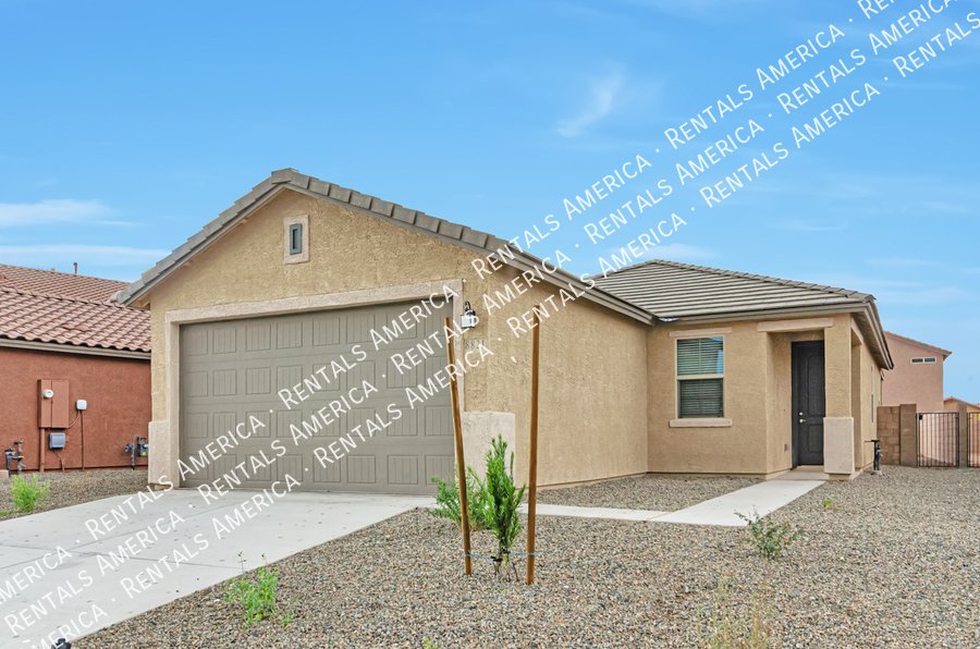 Delightful newer home with neutral color palette property image