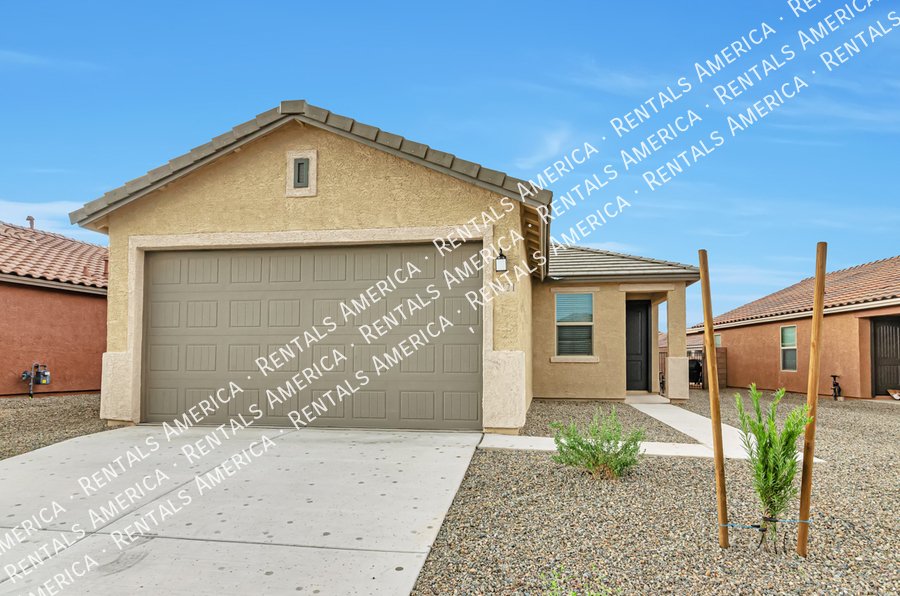 Delightful newer home with neutral color palette property image