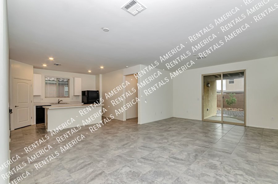 Delightful newer home with neutral color palette property image