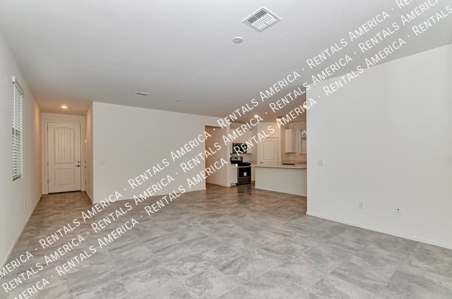 Delightful newer home with neutral color palette property image