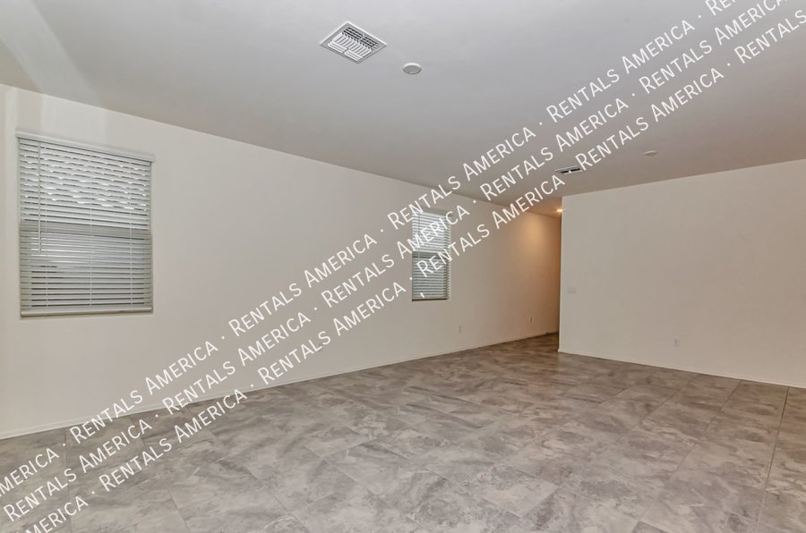 Delightful newer home with neutral color palette property image