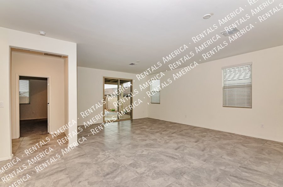 Delightful newer home with neutral color palette property image