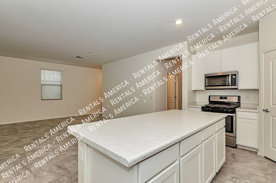 Delightful newer home with neutral color palette property image