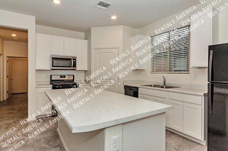 Delightful newer home with neutral color palette property image