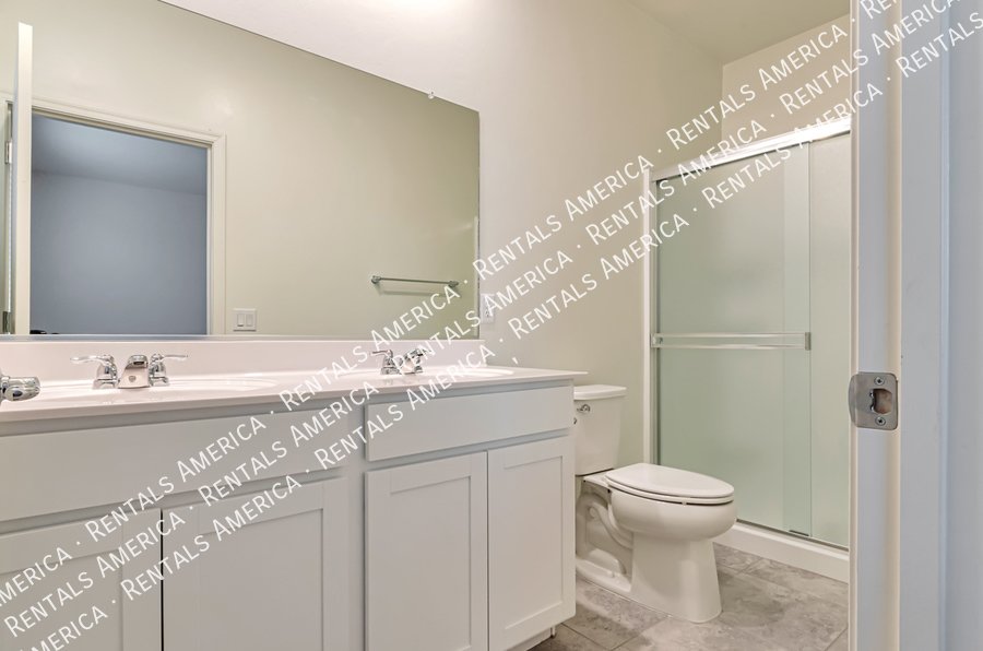 Delightful newer home with neutral color palette property image