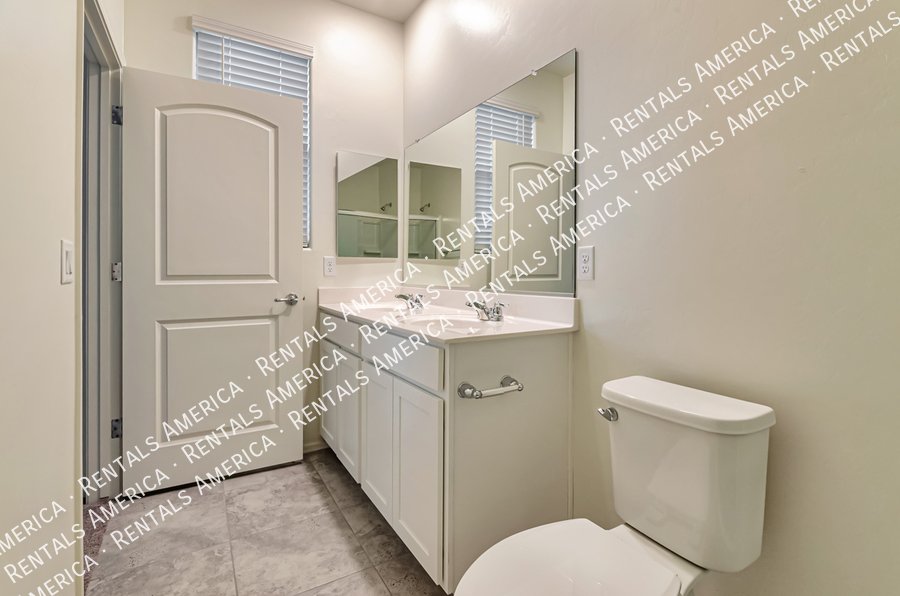 Delightful newer home with neutral color palette property image