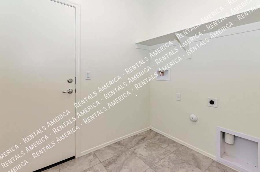 Delightful newer home with neutral color palette property image