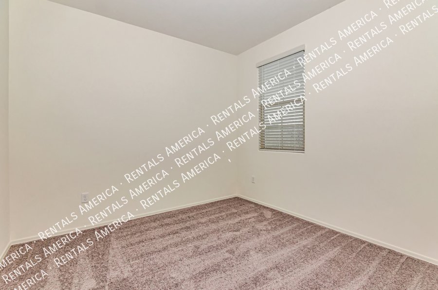 Delightful newer home with neutral color palette property image