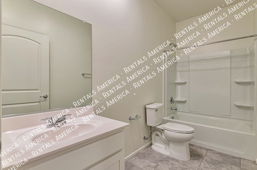 Delightful newer home with neutral color palette property image