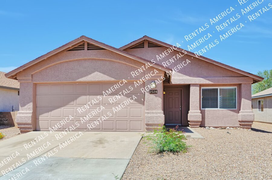 Beautiful home in a great eastside location! Tile throughout. property image