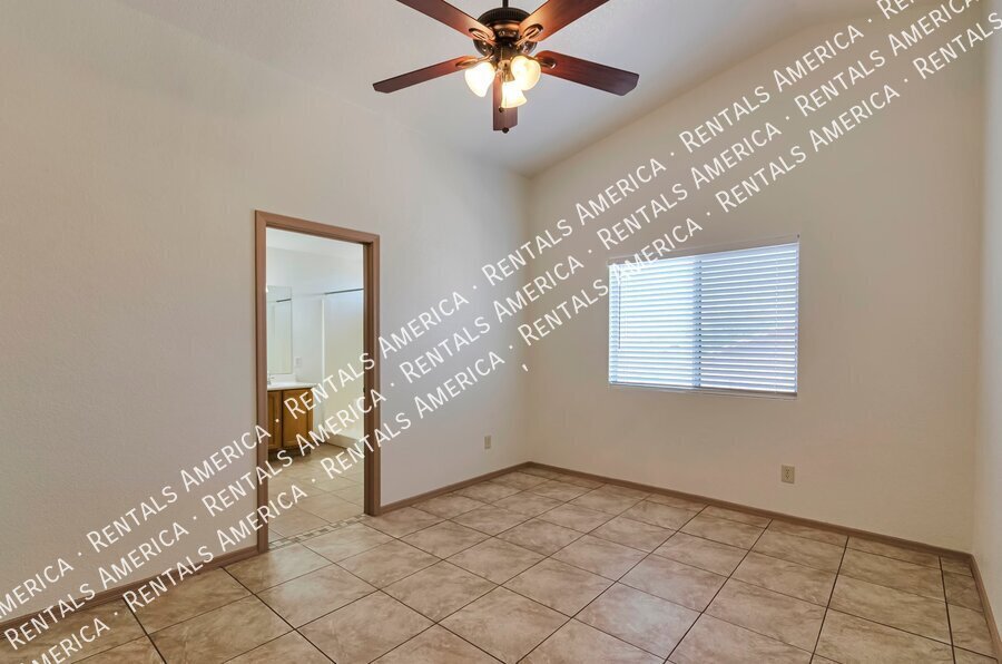 Beautiful home in a great eastside location! Tile throughout. property image