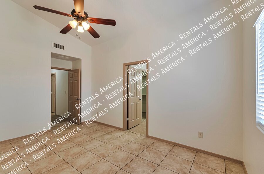 Beautiful home in a great eastside location! Tile throughout. property image